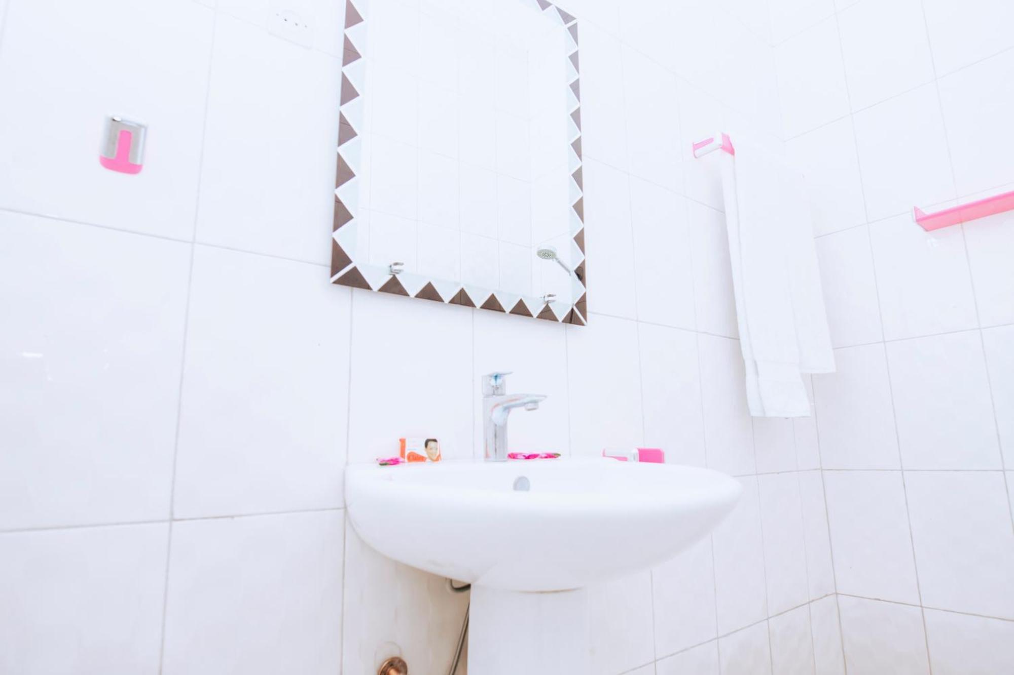 Peace Guest House Muhari Экстерьер фото